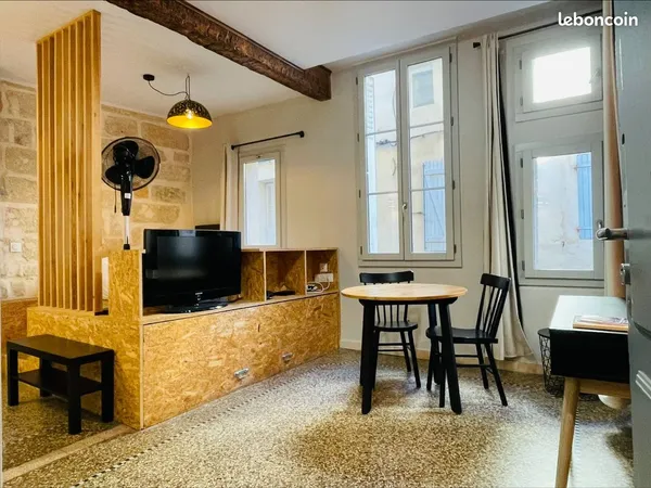 Studio 1 pièce 25 m² 