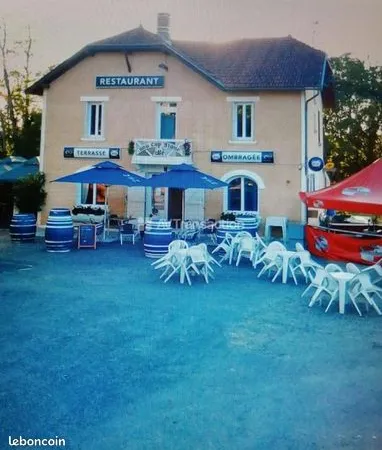 Commerce 4 pièces 195 m² 