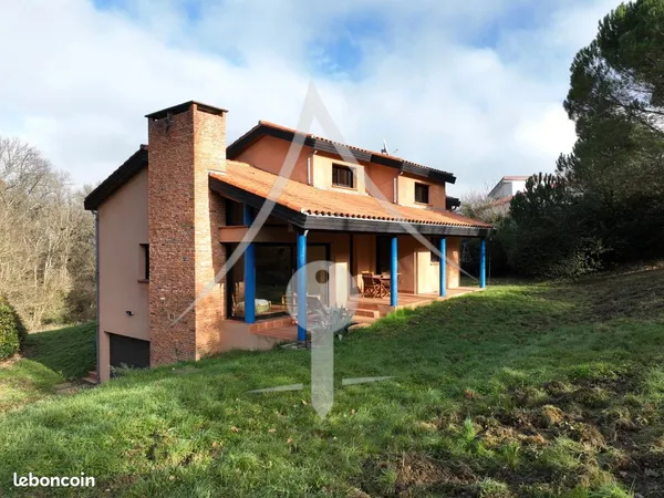 Propriété 7 pièces 198 m² 