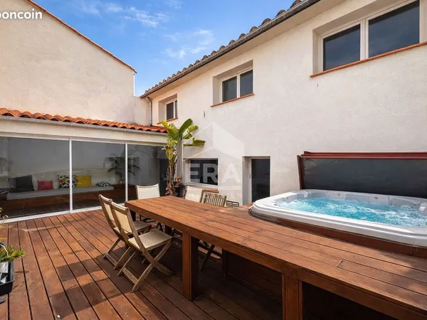 Propriété 9 pièces 290 m² 