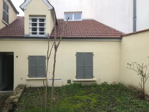 RUEIL PETIT DUPLEX ATYPIQUE 1/2 P MINI MAISON SUR JARDIN 