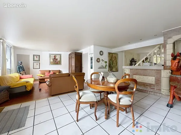 Propriété 5 pièces 164 m² 
