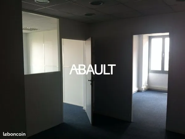 Bureau 1 pièce 80 m² 