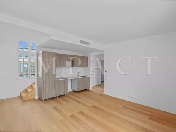 Antibes, Le Grand Hotel, bel appartement 4 pièces en duplex à ve 