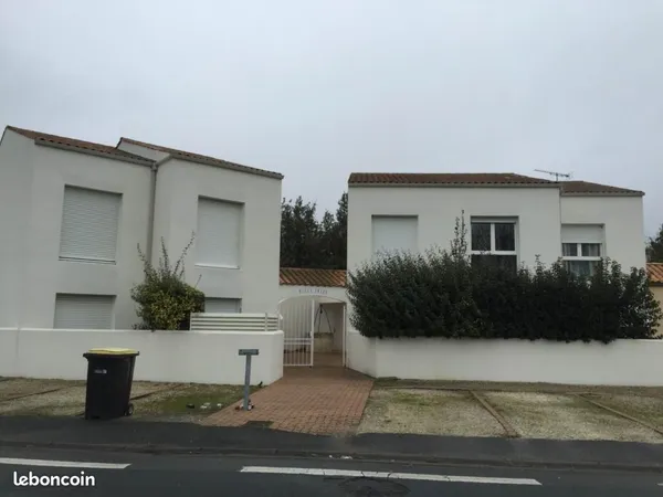 Studio 1 pièce 20 m² 