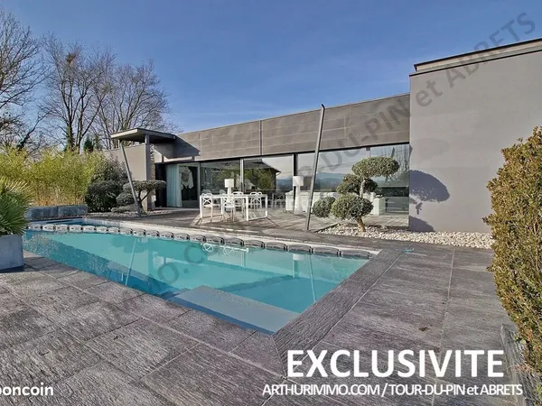 Villa 6 pièces 222 m² 