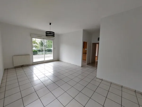 T4 85 m2 refait à neuf avec terrasse 