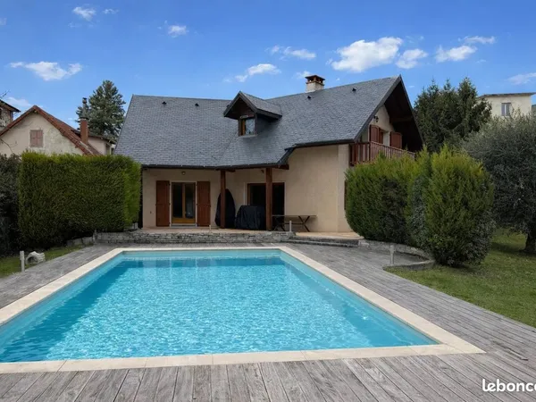 Villa 5 pièces 174 m² 