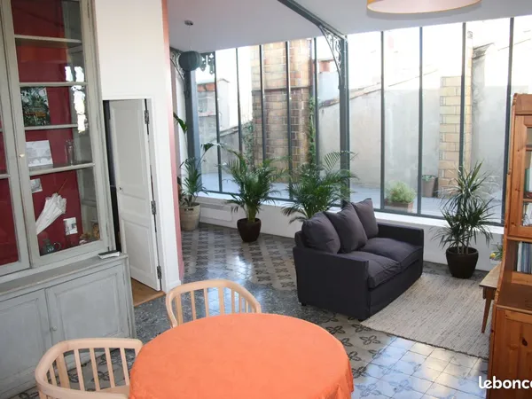 T2 bis meublé place Carnot 