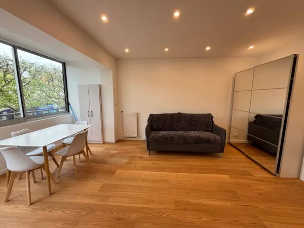 Studio 1 pièce 27 m² 