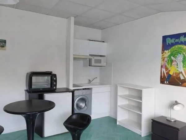 Studio 1 pièce 27 m² 