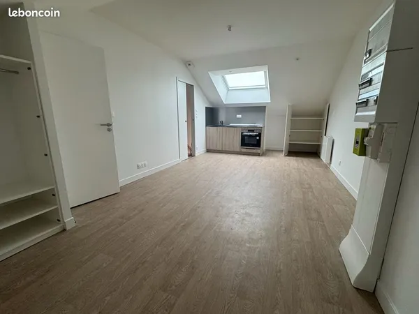 Studio 1 pièce 25 m² 