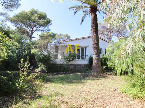 BOULOURIS: Villa de 5 chambres au calme 