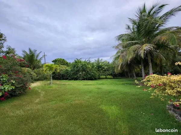 Terrain 814 m² 
