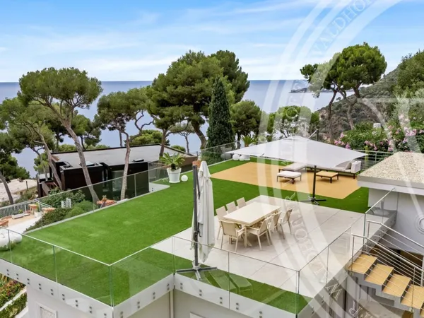 Superbe villa à Èze Bords de Mer avec vue sur la mer 