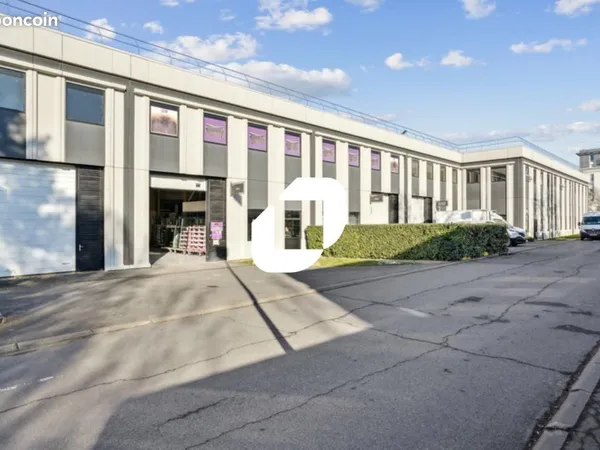 Local d'activité 805 m² 