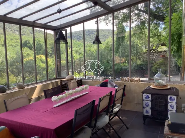 Saint-André-de-Roquepertuis : maison F11 (360 m²) à vendre 