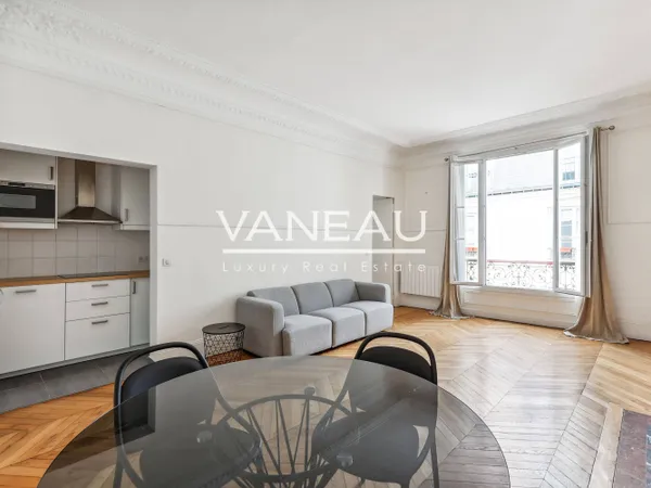 APPARTEMENT 2 PIECES / TRIANGLE D'OR 