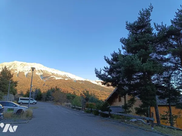 Terrain 766 m² 