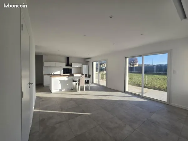 Maison meublée plain-pied 84m² 