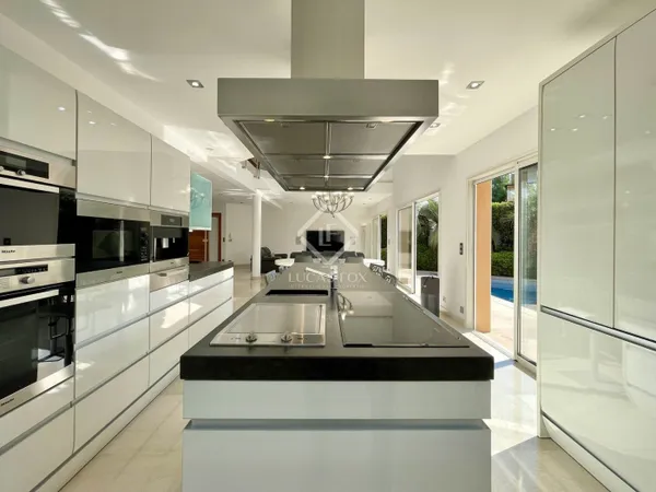 Maison / villa de 268m² a vendre à Montpellier Centre avec 50m² 