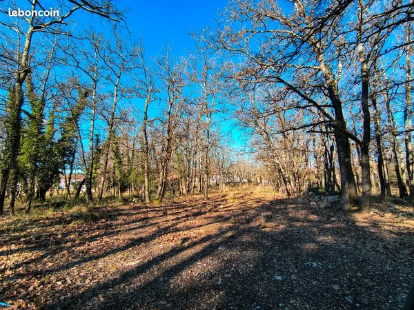 Terrain 700 m² Trans-en-Provence 