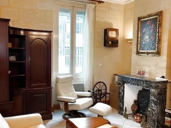 BORDEAUX SECTEUR BERGONIE maison de 102 m2 sur une parcelle de 126 m2 