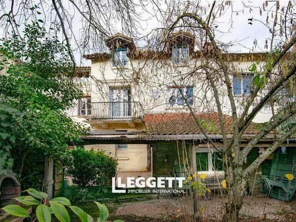 Maison 19 pièces 384 m² 