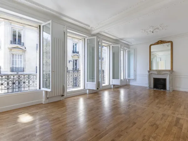 PARIS 17€ - BATIGNOLLES - 3/4 PIÈCES EN PARFAIT ÉTAT AVEC BALCON 