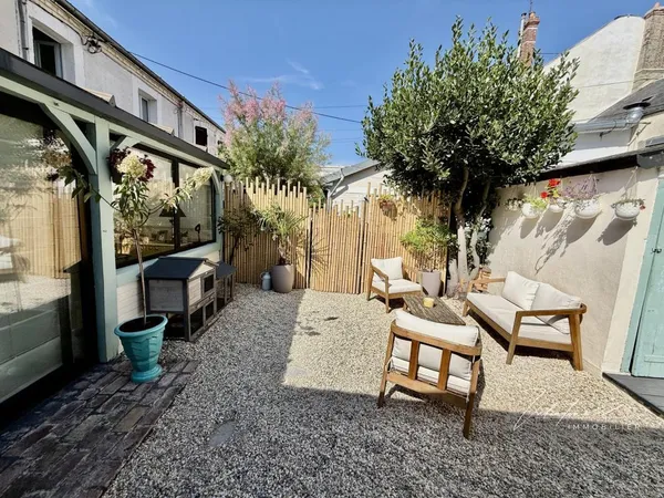 Vends maison - 82.82m² - 4 pièces, 2 chambres - Cabourg 14390 