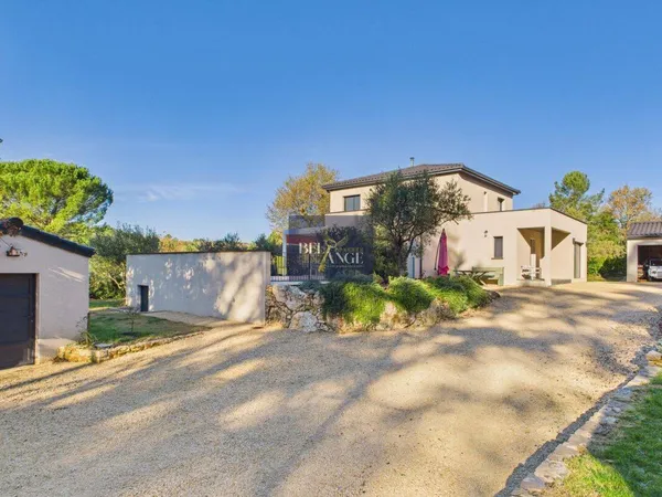 Villa 6 pièces 160 m² 
