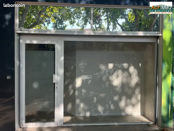 Local commercial 52 m² MIRAMAS 