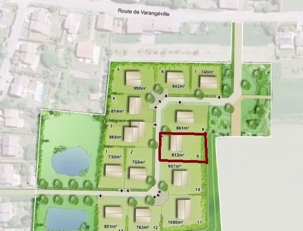 Terrain 812 m²