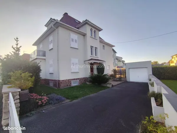 Appartement 10 pièces 205 m² 