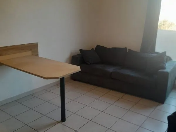 Studio avec balcon 