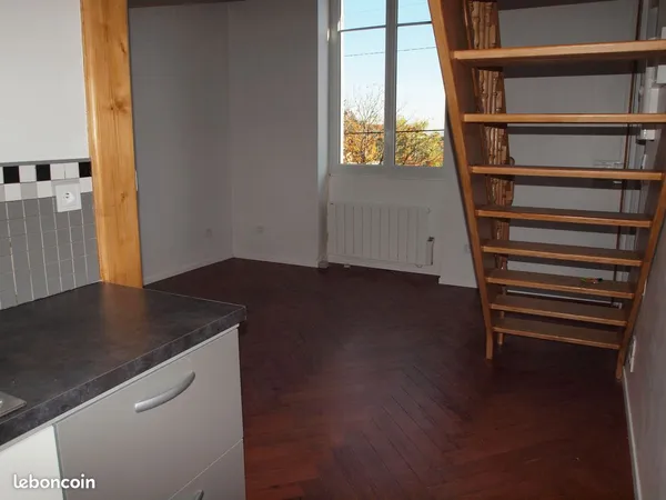 Location studio entièrement rénové 