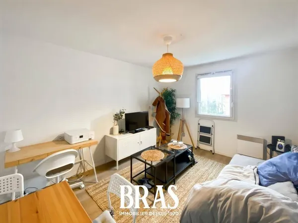 Studio 1 pièce 19 m² 