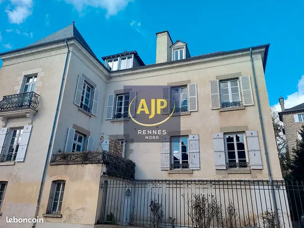 Studio 1 pièce 28 m² 