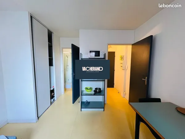Studio 1 pièce 19 m² 