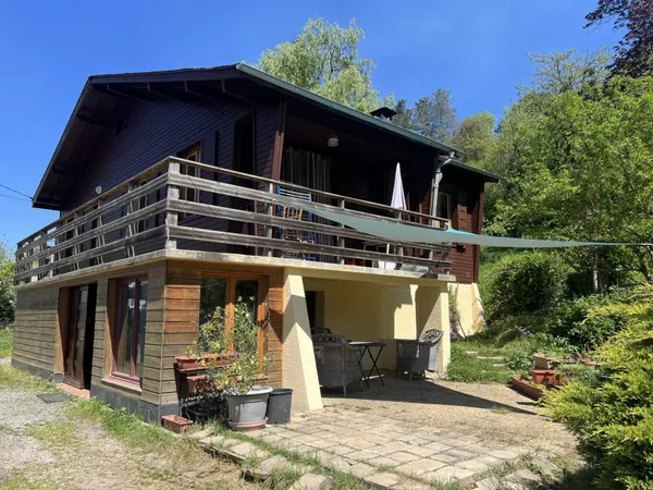 Une maison de style chalet de 3 chambres à Seix sur un terrain de 1975m2 