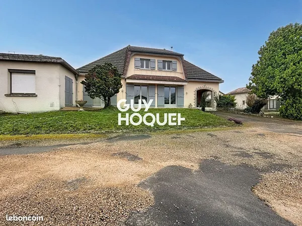 Propriété 7 pièces 162 m² 