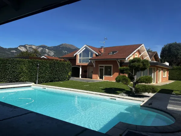Villa 10 pièces 250 m² 