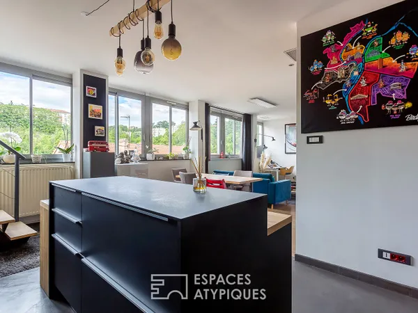 Entre loft et maison, un lieu de vie unique aux portes de Lyon 