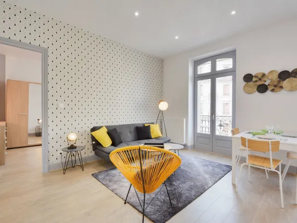 APPARTEMENT T3 PROCHE PLACE DE LA COMMANDERIE 