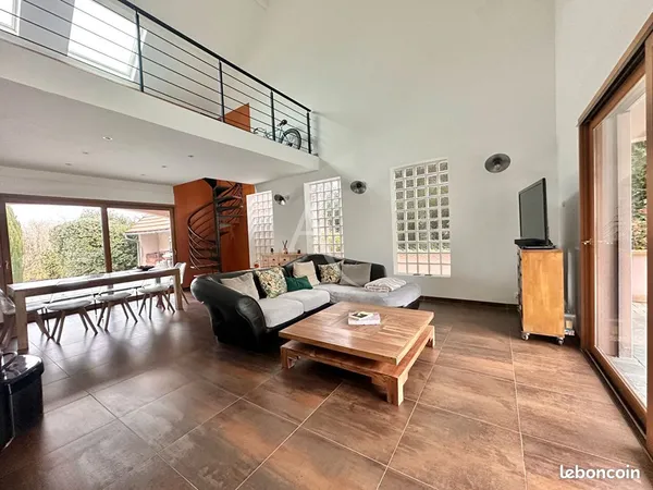 Maison 5 pièces 144 m² 