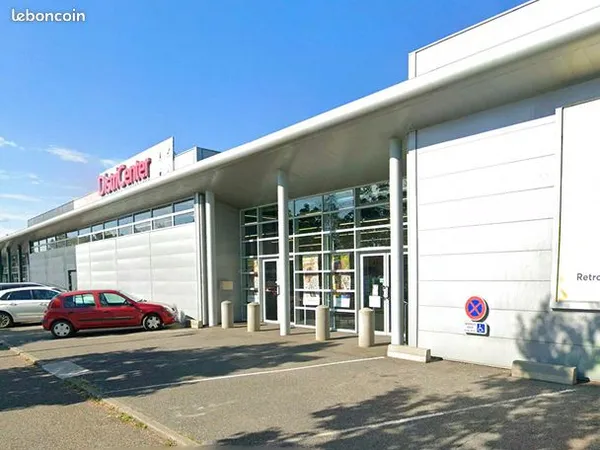 Local commercial 832 m² 