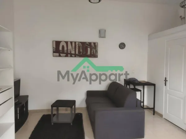 Studio 1 pièce 25 m² 
