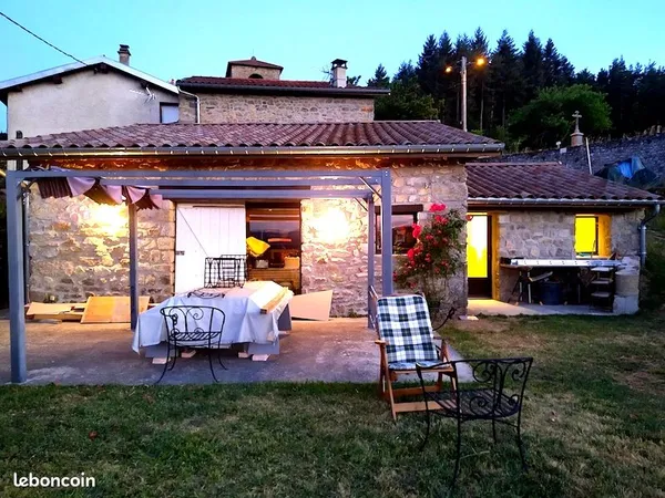 Deux maisons en pierres ardeche 