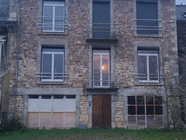 Maison Lanuejouls 9 pièce(s) 190 m2 
