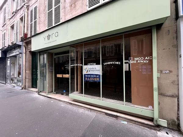LOCAL COMMERCIAL AVEC CAVE 